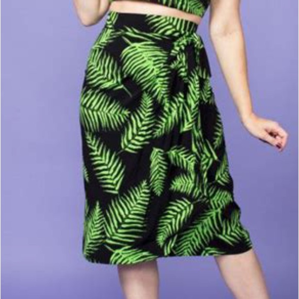 Size 14 Psychedelic Fern Sarong Skirt GUC
